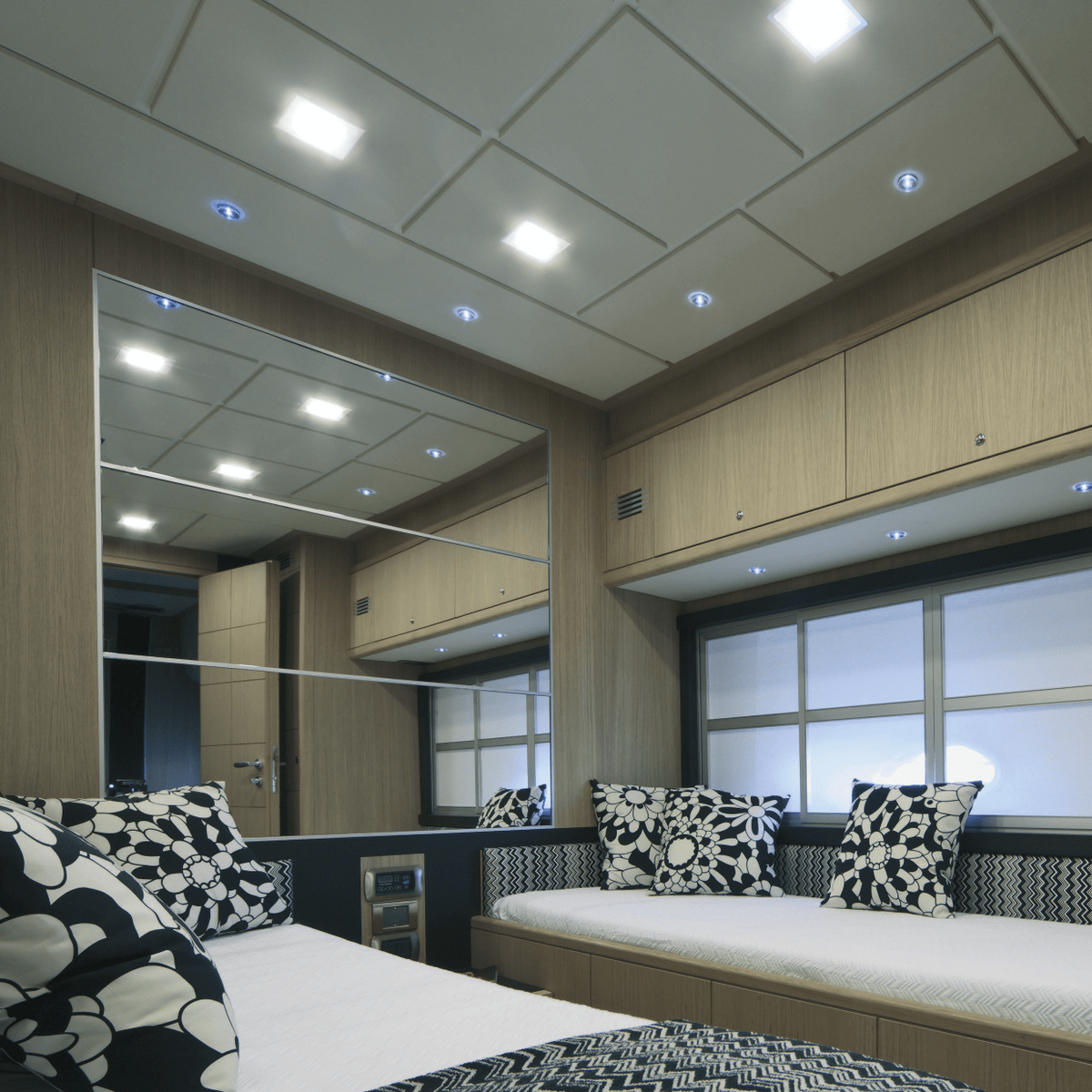 Lookup LED light - 130 x 130 mm - NAVIEL