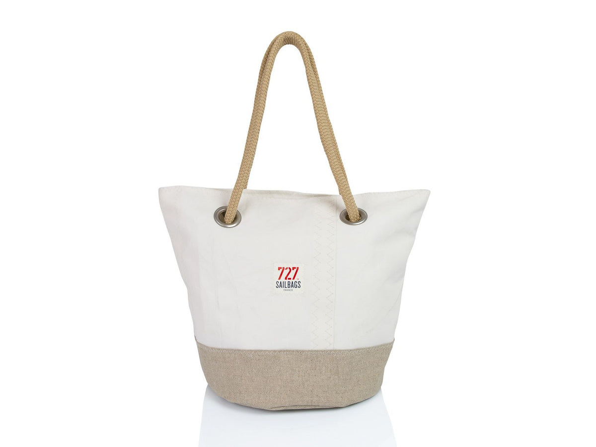 Sports bag &quot;Sandy&quot;  - recycled Main Sail